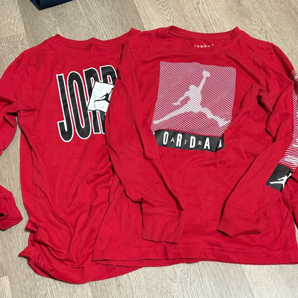 Jordan Kids Boys  Red Graphic Long Sleeve Tees. Size Large.